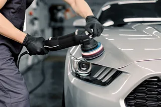 Auto wird lackiert